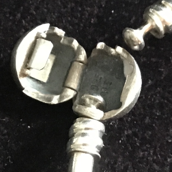 Pandora bangle bracelet - Picture 3 of 3